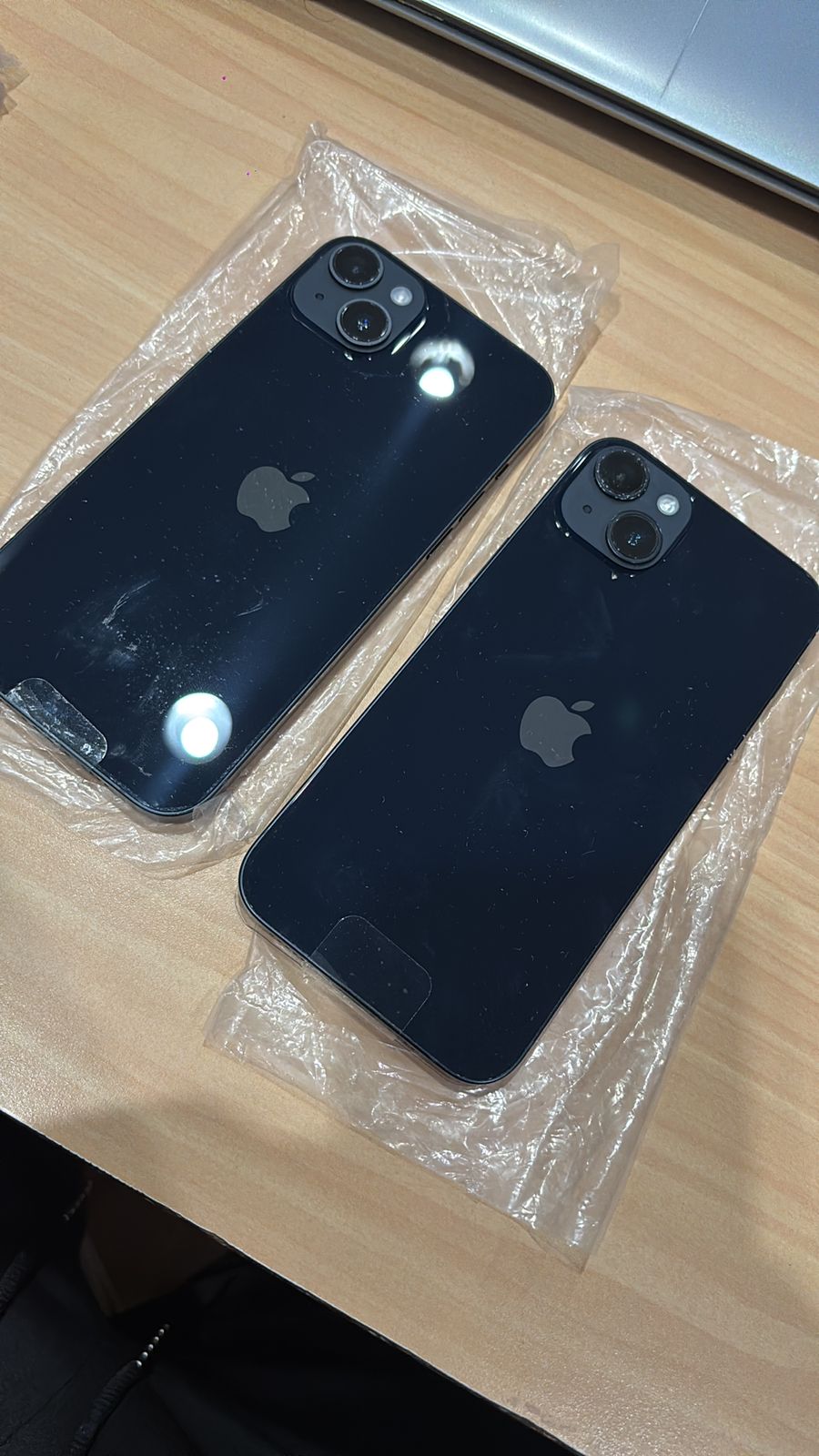 iPhone 14 / 15 — Midnight Black